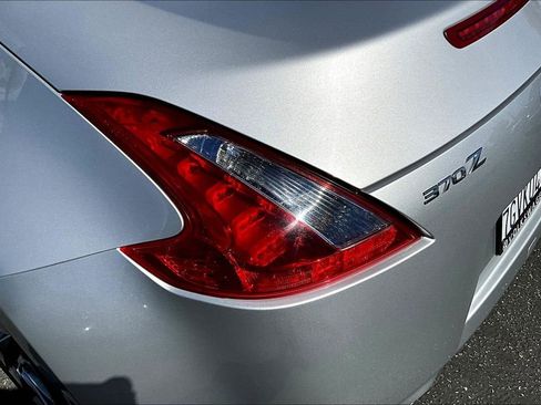 Used 2014 Nissan 370Z Coupe image 18