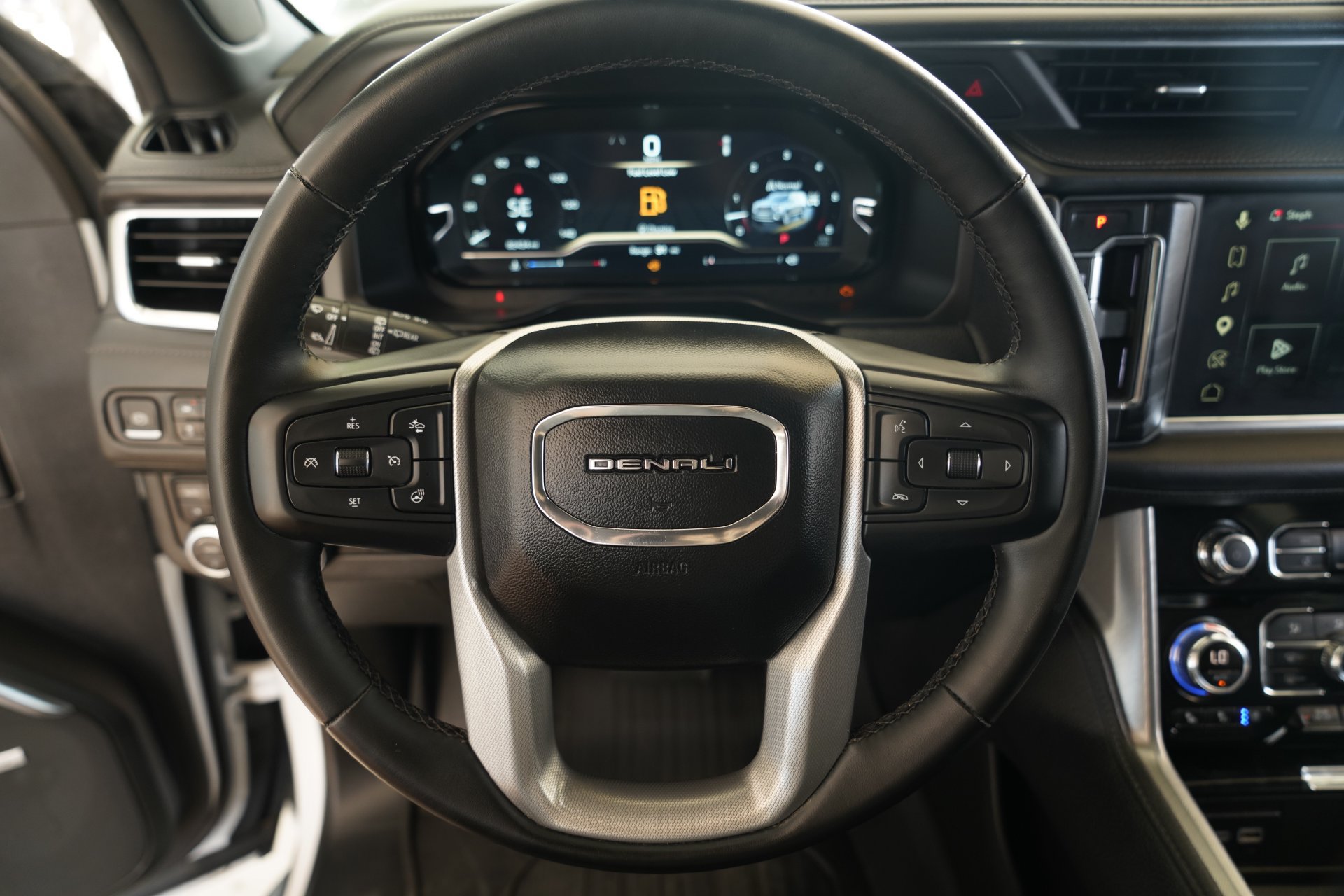 Used 2023 GMC Yukon Denali w/ Max Trailering Package AWD/4WD image 11