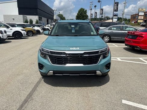 Certified 2024 Kia Seltos EX AWD/4WD image 2
