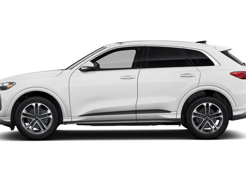 Certified 2025 Audi Q5 Premium w/ Convenience Package AWD/4WD image 8