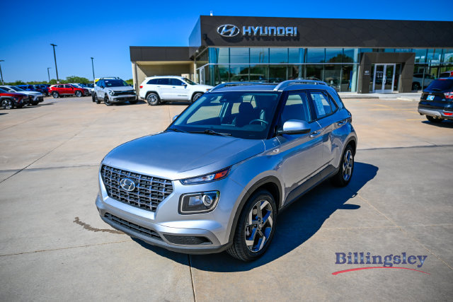 Used 2023 Hyundai Venue SEL FWD image 1