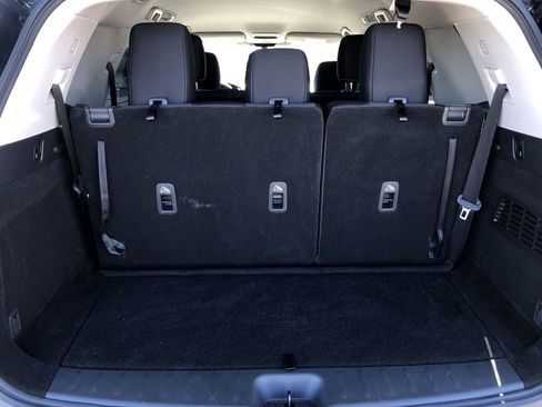 Used 2025 Nissan Pathfinder S image 9