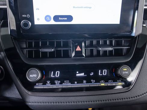 Used 2025 Toyota Corolla Premium image 30