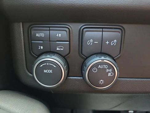 Used 2023 Chevrolet Tahoe RST AWD/4WD image 32