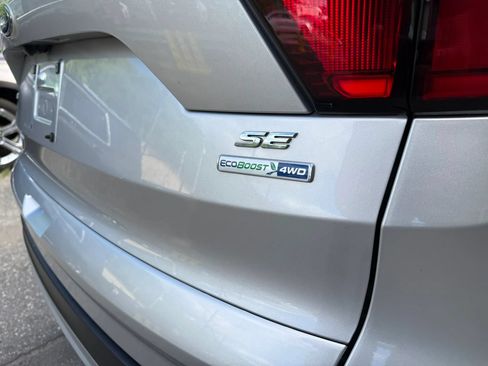 Used 2019 Ford Escape SE AWD/4WD image 12