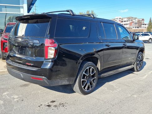 Used 2022 Chevrolet Suburban RST w/ Luxury Package image 6