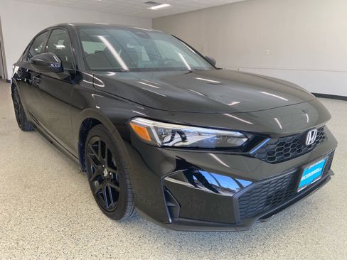 Used 2025 Honda Civic Sport Touring image 4
