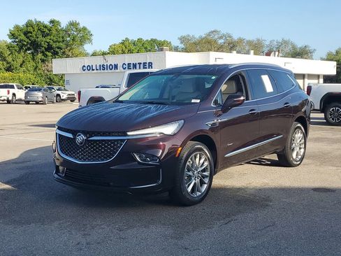 Used 2023 Buick Enclave Avenir w/ Avenir Technology Package FWD image 3