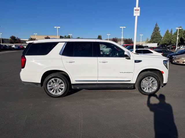 Used 2024 GMC Yukon SLT w/ SLT Luxury Package AWD/4WD image 2
