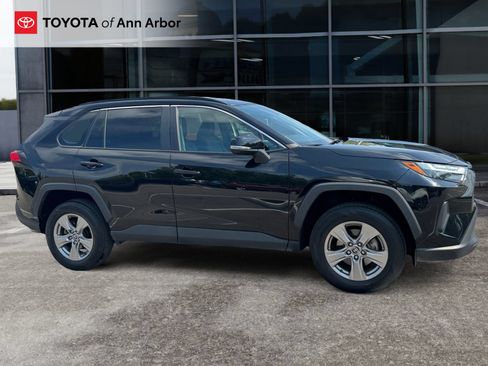 Used 2022 Toyota RAV4 XLE AWD/4WD image 11