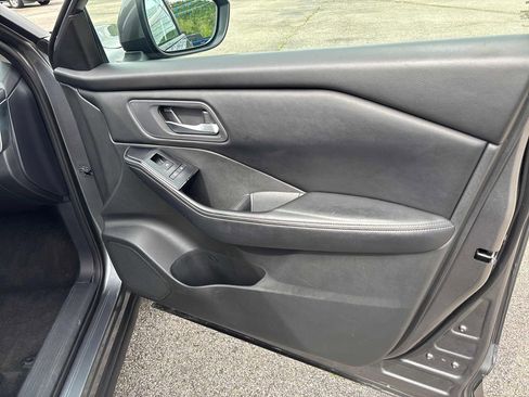Used 2024 Nissan Rogue SV AWD/4WD image 31