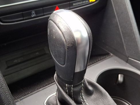 Used 2021 Volkswagen Atlas Cross Sport SE w/ Panoramic Sunroof Package image 16