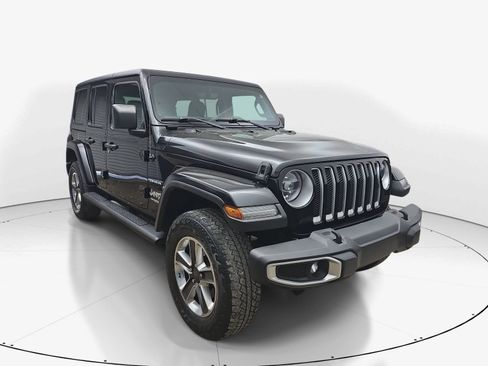 Used 2019 Jeep Wrangler Unlimited Sahara AWD/4WD image 2