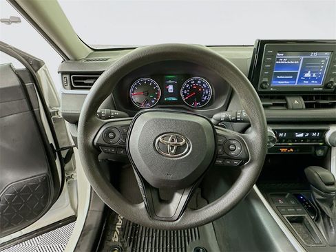 Used 2020 Toyota RAV4 XLE image 11