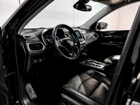 Used 2018 Chevrolet Equinox Premier FWD image 3