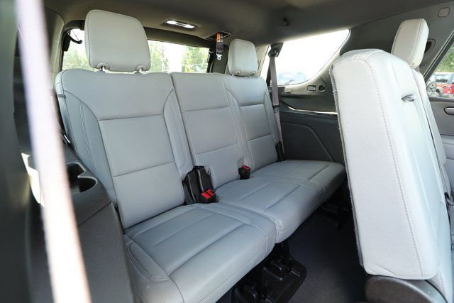 Used 2025 Chevrolet Tahoe LT AWD/4WD image 32