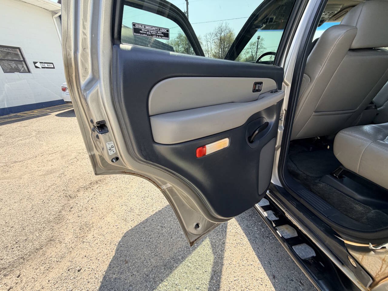 Used 2002 Chevrolet Tahoe LT AWD/4WD image 35