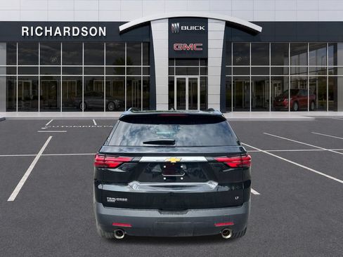 Used 2024 Chevrolet Traverse LT FWD image 4