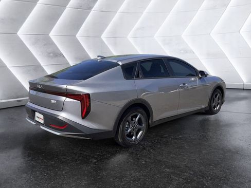 Used 2026 Kia K4 LXS image 4