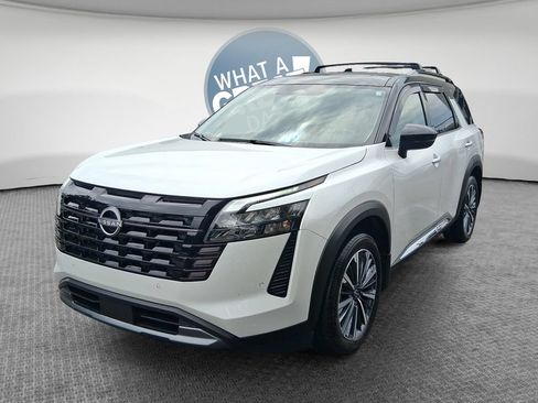 Used 2026 Nissan Pathfinder Platinum w/ Cargo Package FWD image 8