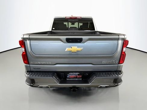 Used 2025 Chevrolet Silverado 1500 High Country w/ High Country Premium Package AWD/4WD image 6