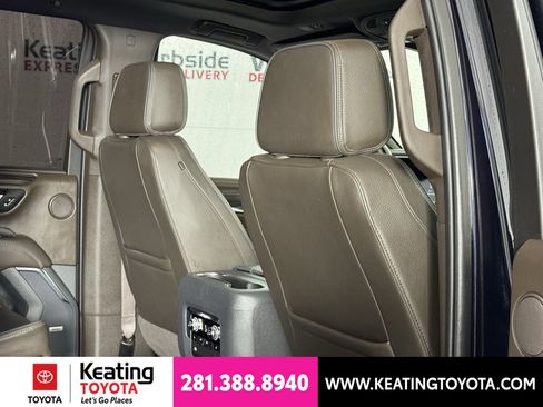 Used 2022 GMC Yukon Denali w/ Denali Premium Package AWD/4WD image 19