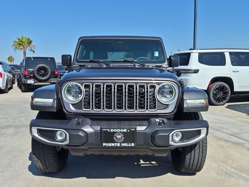 Certified 2025 Jeep Wrangler Unlimited Sahara w/ Safety Group AWD/4WD image 3