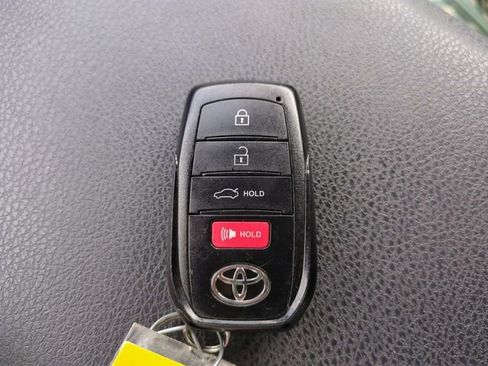 Used 2025 Toyota Camry SE image 26