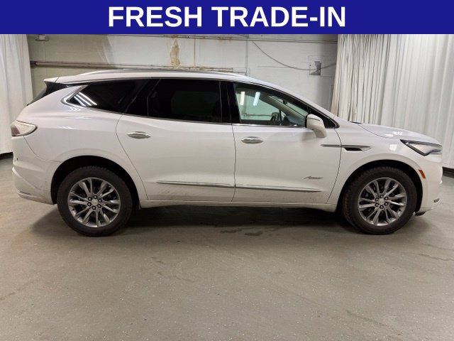 Used 2022 Buick Enclave Avenir w/ Avenir Technology Package AWD/4WD image 3