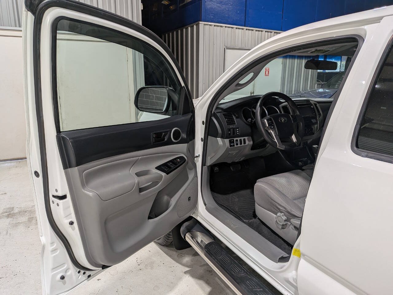 Used 2015 Toyota Tacoma PreRunner w/ TRD Sport Package RWD image 18
