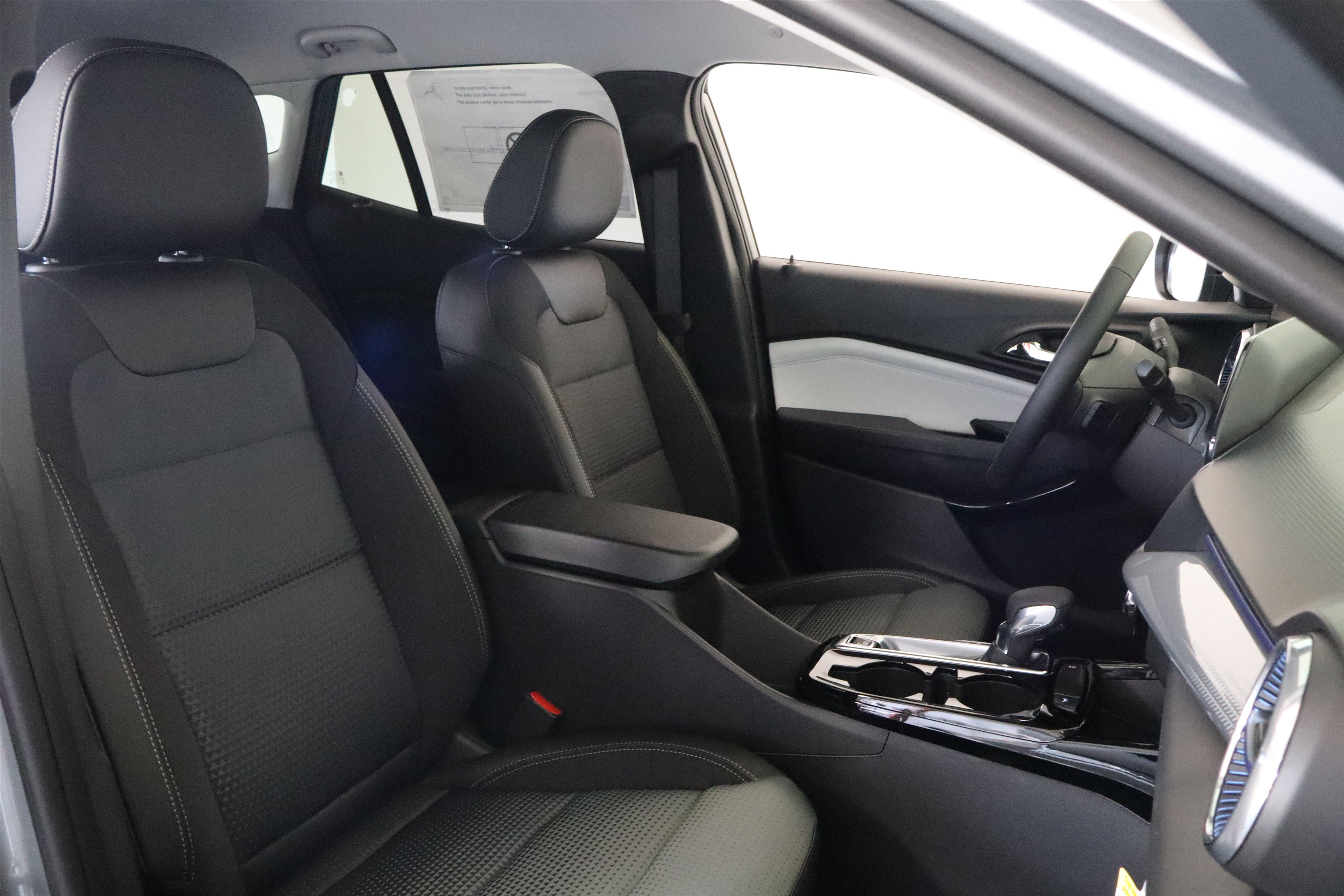 New 2026 Chevrolet Trax LT w/ Midnight Edition FWD image 21