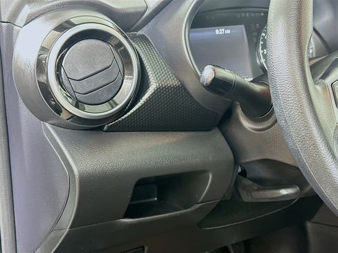 Used 2023 Nissan Kicks SV image 10