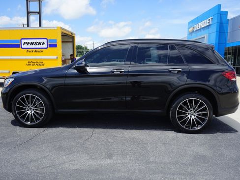 Used 2022 Mercedes-Benz GLC 300 image 2