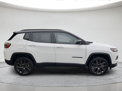 New 2026 Jeep Compass Limited w/ Sun, Sound & Navigation Group AWD/4WD image 2