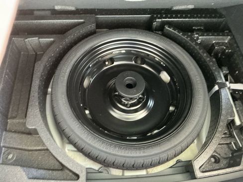 Used 2025 Volkswagen Taos S image 23