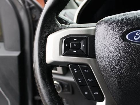 Used 2020 Ford F250 Lariat w/ Lariat Value Package image 23