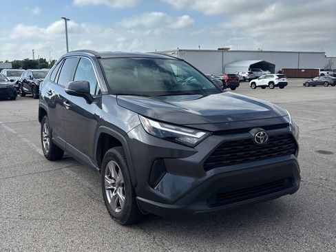 Used 2025 Toyota RAV4 XLE AWD/4WD image 3