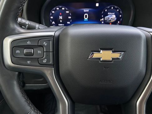 Used 2023 Chevrolet Suburban Premier image 15