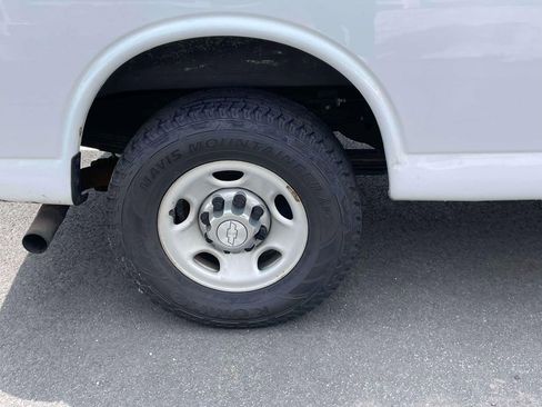 Used 2020 Chevrolet Express 3500 LT w/ LT Preferred Equipment Group image 7