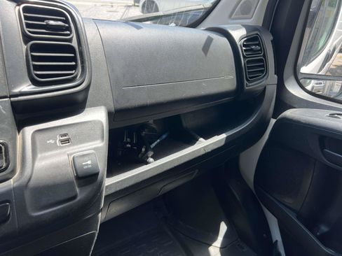 Used 2023 RAM ProMaster 2500 FWD image 33