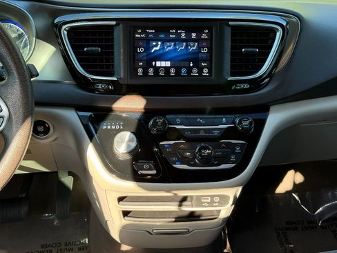 Used 2018 Chrysler Pacifica Touring Plus w/ Tire & Wheel Group image 27