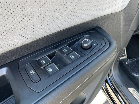 New 2026 Volkswagen Atlas Cross Sport SEL R-Line AWD/4WD image 19