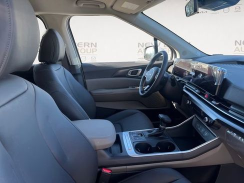 New 2026 Kia Carnival FWD image 15