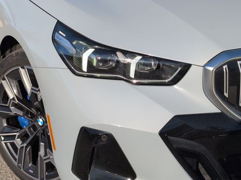 Used 2024 BMW 530i w/ M Sport Package image 6