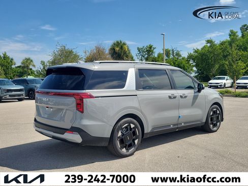 New 2026 Kia Carnival EX FWD image 5