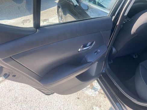 Used 2023 Nissan Sentra SV image 13