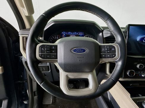 Used 2022 Ford Expedition Limited image 12