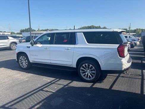 Used 2023 GMC Yukon XL Denali AWD/4WD image 5