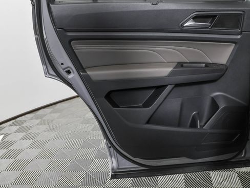 Used 2023 Volkswagen Atlas SEL R-Line AWD/4WD image 42