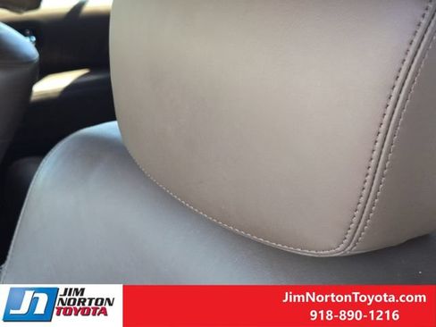 Used 2023 Nissan Armada Platinum w/ Captain's Chairs Package AWD/4WD image 17